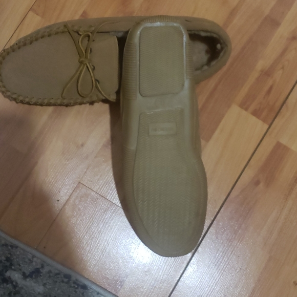 Slippers - Picture 2 of 5